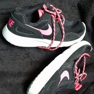 Children's unisex Nike sneakers